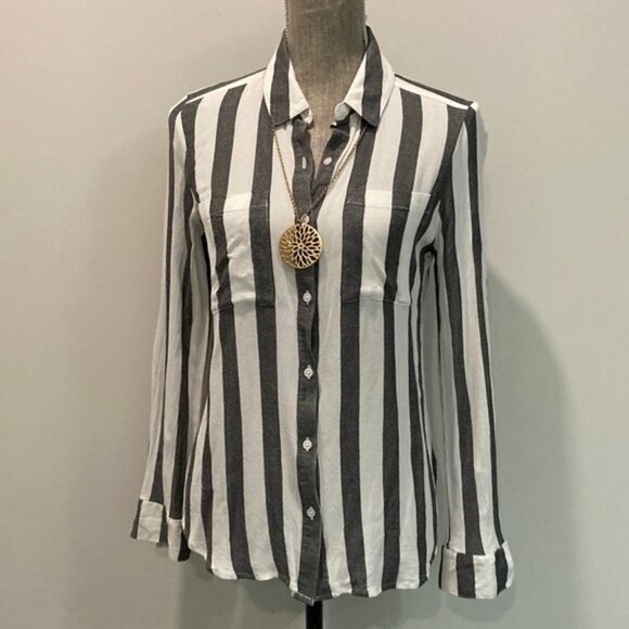 Bp White and Black Striped Button Down Long Sleeve Collared Shirt - Picture 5 of 13